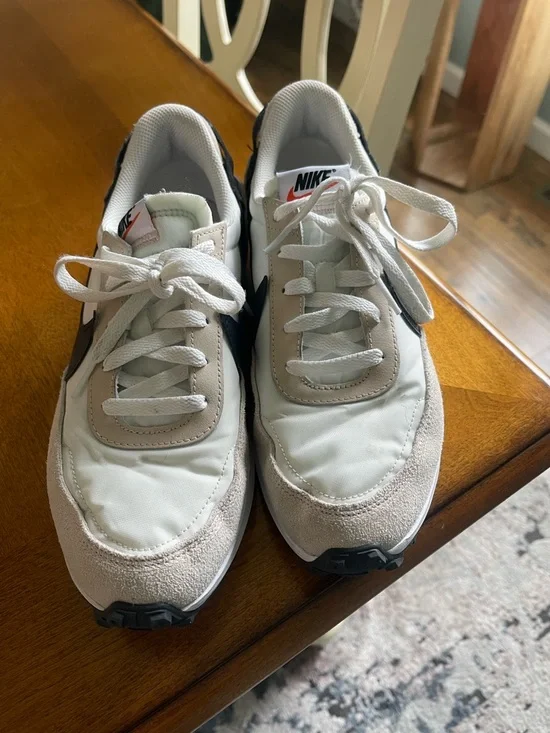 Nike White & Black Retro Runner Sneakers - Picture 4 of 4